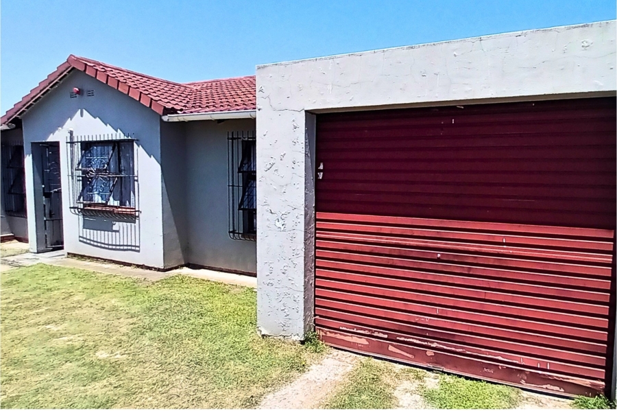 5 Bedroom Property for Sale in Morningside Eastern Cape